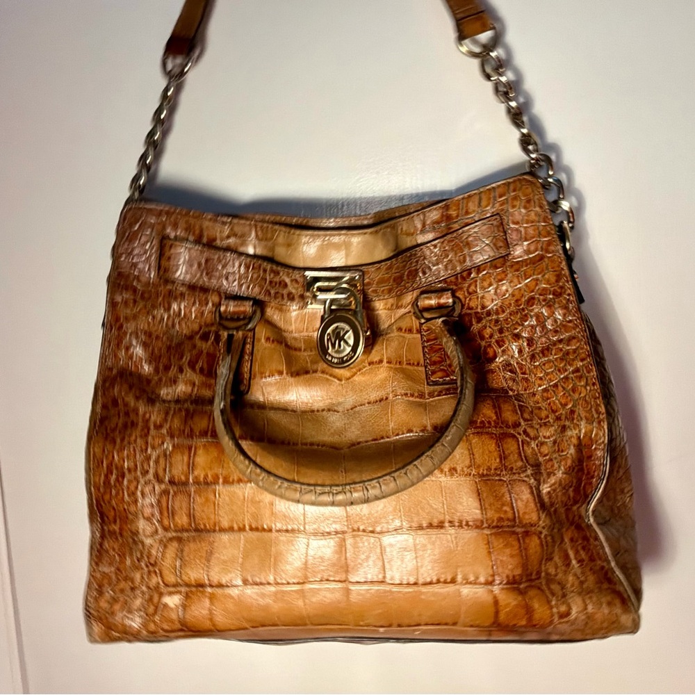 MICHAEL KORS..leather bag